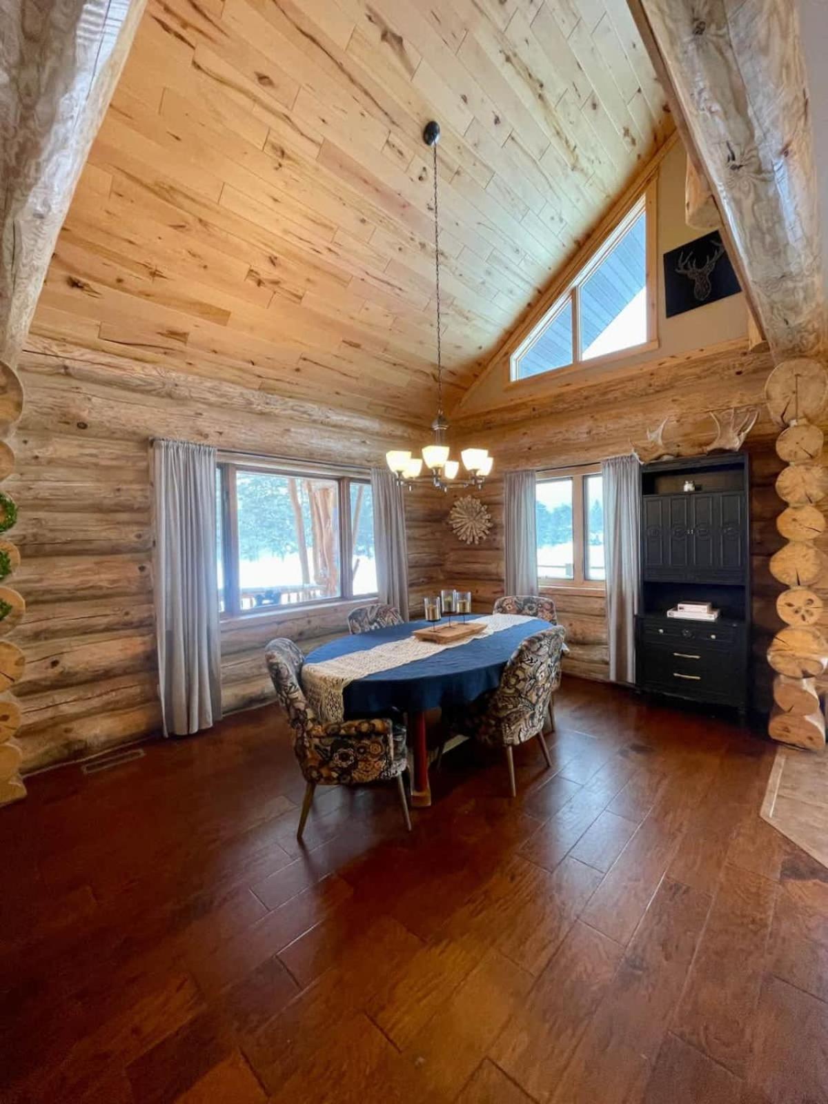 Stunning Log Cabin Getaway At The Hannu Haus Ironwood Dış mekan fotoğraf