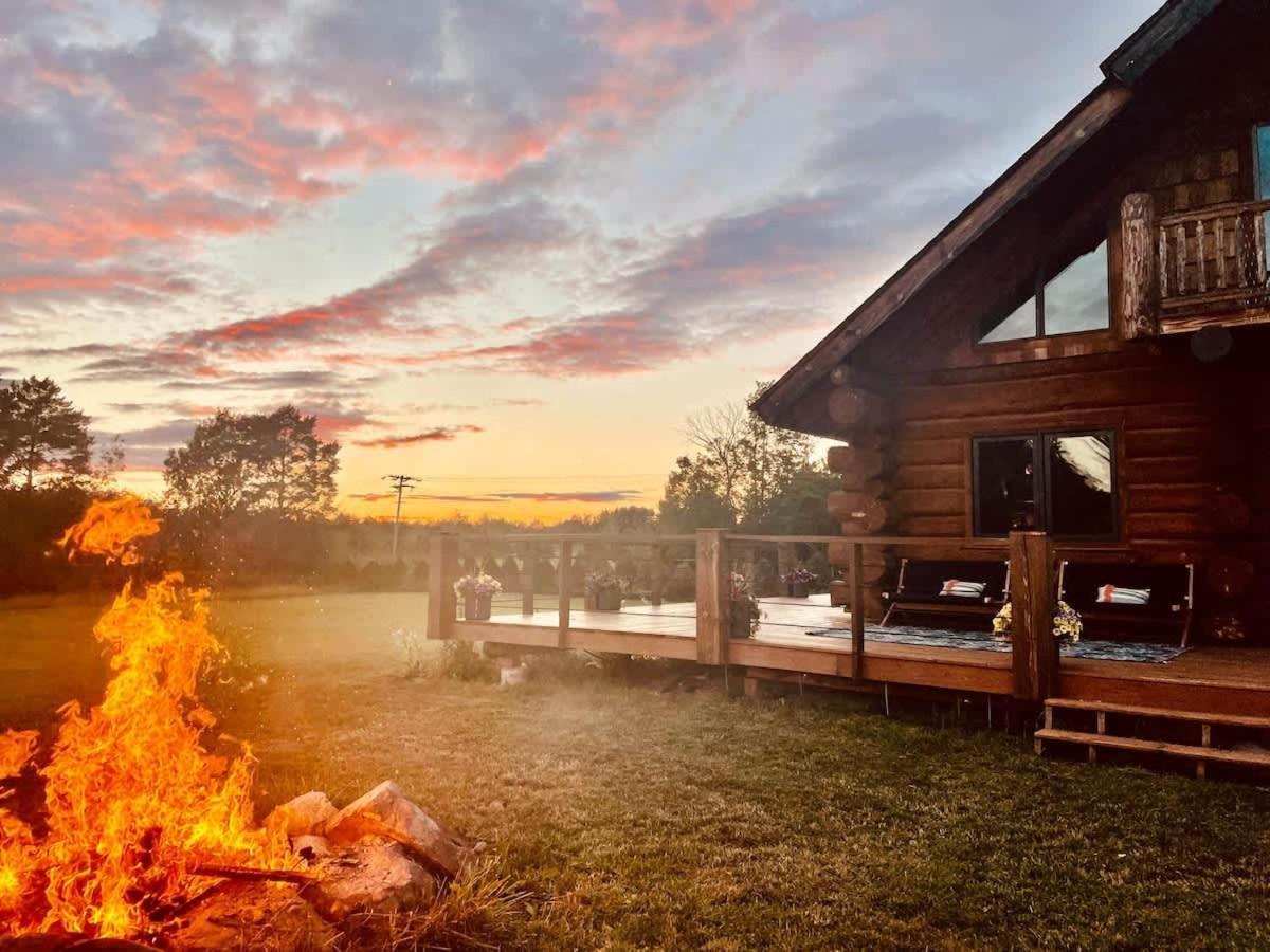 Stunning Log Cabin Getaway At The Hannu Haus Ironwood Dış mekan fotoğraf